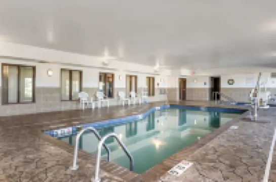 컴포트 스위트 호텔 & 컨벤션 센터