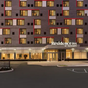 Residence Inn by Marriott New York JFK Airport Отели рядом с достопримечательностью «Железнодорожная станция JFK Air Train»