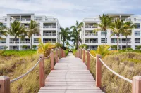 Le Vele Resort Hotels in Grace Bay