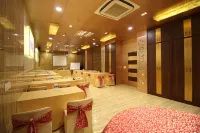 Hotel Golden Grand Hotels in West Delhi