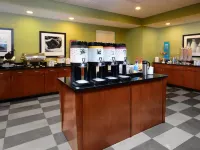 Hampton Inn & Suites Lynchburg - breakfast