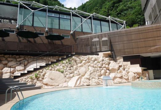 츠에타테 온천 마을 풍경