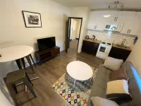 Lovely 1 Bedroom Condo/ Free Parking and Balcony - Condos