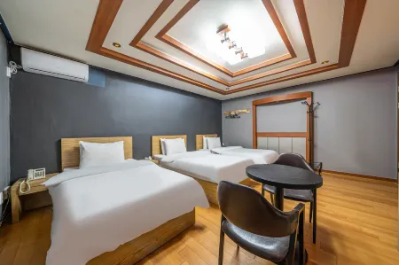 Gongju Sydney Отели рядом с достопримечательностью «Kongju National University Singwan Campus»