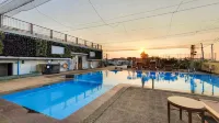 The Orchid Hotel Mumbai Vile Parle - Swimmingpools