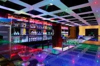 Ramada by Wyndham Alleppey - bar