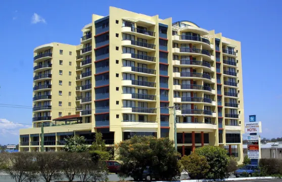 斯普林伍德鐘樓公寓酒店