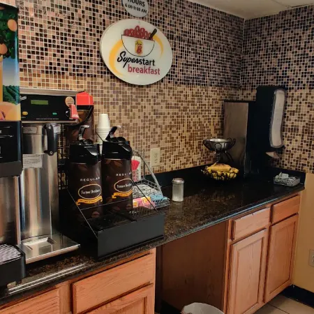 Super 8 by Wyndham Champaign