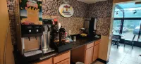 Super 8 by Wyndham Champaign - breakfast