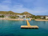 Tiana Beach Resort Hôtels à : Turgutreis