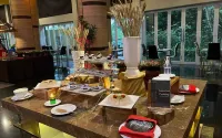 Lorin Sentul Hotel - breakfast