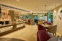Flora Airport Hotel and Convention Centre Kochi - breakfast
