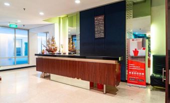 RedDoorz Plus Near Blok M Square