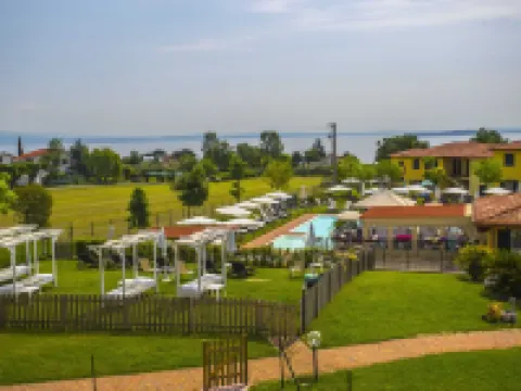 Karina モニーガ・デル・ガルダのホテル