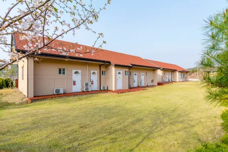 Gochang Sunonsan Pungyeongpension Отели рядом с достопримечательностью «Chan Yun Temple»