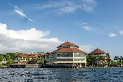 Malaika Beach Resort Hotel di 