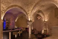 Hôtel Aux Vieux Remparts - bar