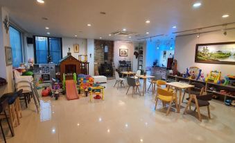 Forest of Color Pension
