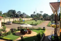 Signature Hotel Apartments Hotels near Source Of The Nile Reptile Park
