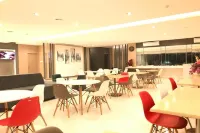 Front One Hotel Gresik Hotel a Kebomas