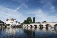 Thames Riviera Hotel, Sure Hotel Collection by Best Western - Parking