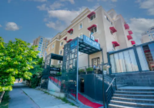 The Gate Ataşehir Finance Centre Hotels near Atasehir