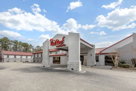 Red Roof Inn & Suites Newport News Отели в г. Робертс