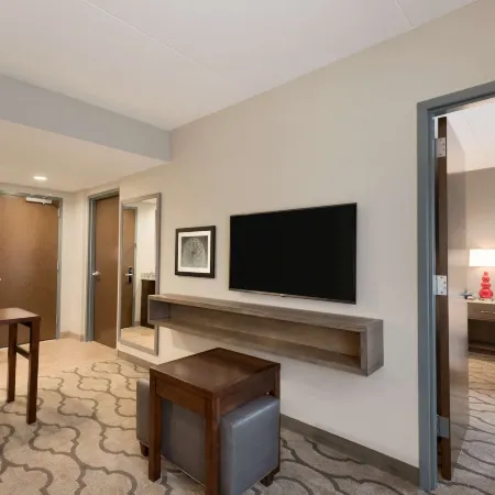 Embassy Suites by Hilton Chicago Naperville