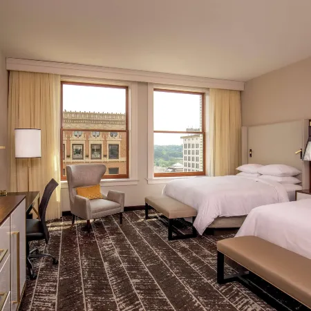 DoubleTree by Hilton Youngstown Downtown