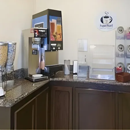 Travelodge by Wyndham Fresno Convention Center Area