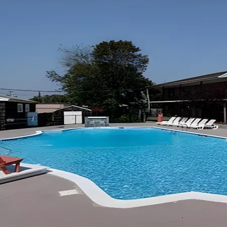 Budget Host East End Hotel in Riverhead