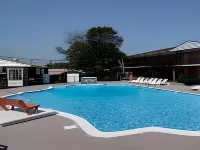 Budget Host East End Hotel in Riverhead - Swimmingpools