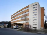 Hotel Klar Hotels near JASNA Shopping City