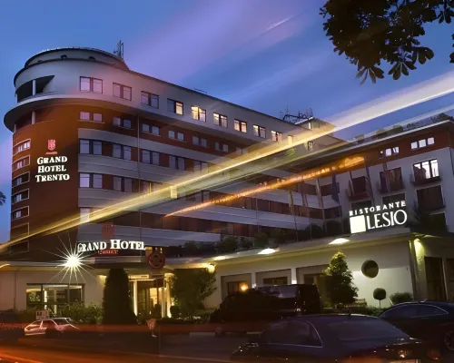 Grand Hotel Trento Các khách sạn gần Quảng trường Piazza Duomo
