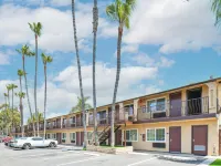 Hyland Inn Near Legoland Hotels near Tamarack Surf Beach