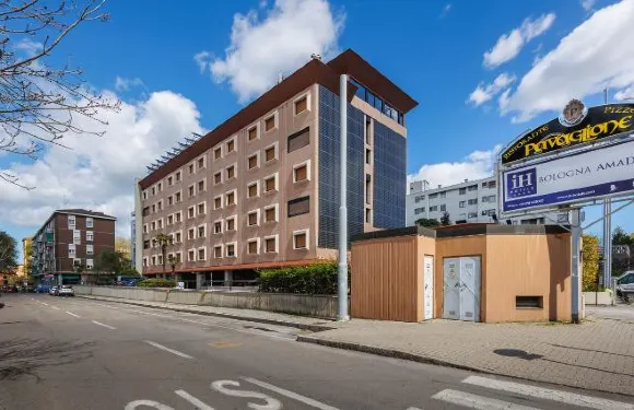 博洛尼亞阿瑪迪斯iH酒店