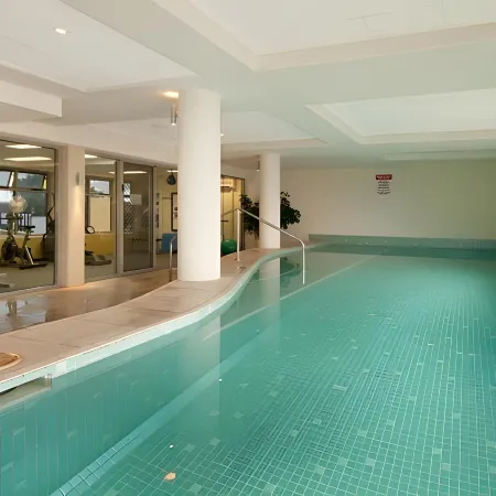 Riverside Apartments & Hotel
