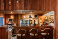Riverfront Motel & Villas - Motels