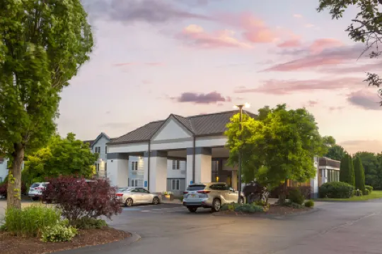 哈特福德貝斯特韋斯特套房酒店