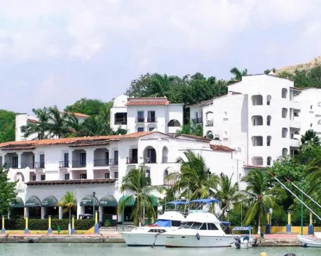 Hotel Marina Resort & Beach Club Hotels in Santa Maria Huatulco