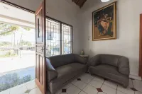 RedDoorz Syariah @ Jl Raya Sukabumi Hotel a Gekbrong