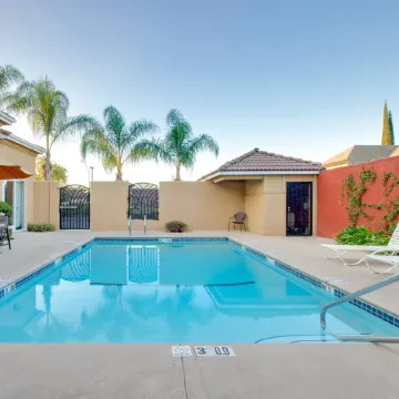 Holiday Inn Express OAKDALE by IHG