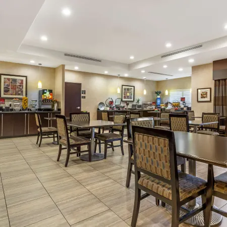 Best Western Plus Lytle Inn Suites