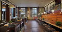 Graduate by Hilton Bloomington - sarapan