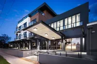 Quality Hotel Lakeside Hotels in White Hills