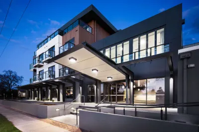 Quality Hotel Lakeside Hotels in White Hills