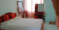 Riverside Hotel Colombo فنادق في 