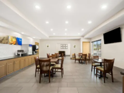 Comfort Inn & Suites High Point - Archdale Hotels in Archdale