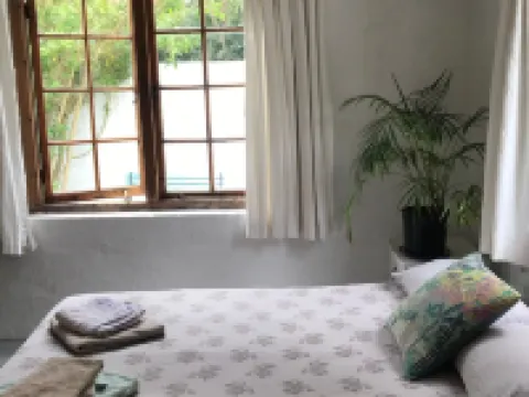 Awesome room in surf house โรงแรมในเฮอร์มานุส