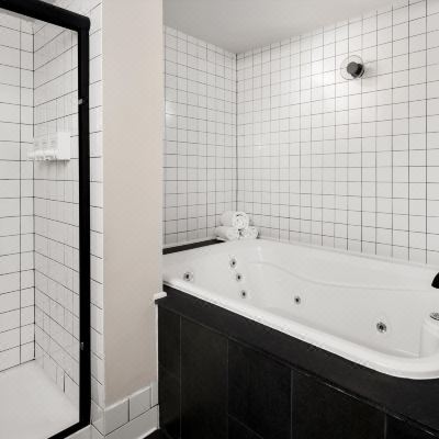 Suite With Whirlpool The Coachman Hotel Promo Code